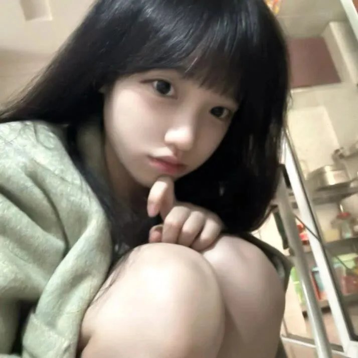 姐姐，过来给我亲亲